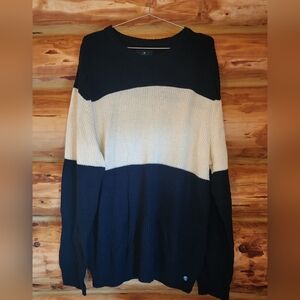 American Eagle Outfitters Black and Cream Crewneck Sweater